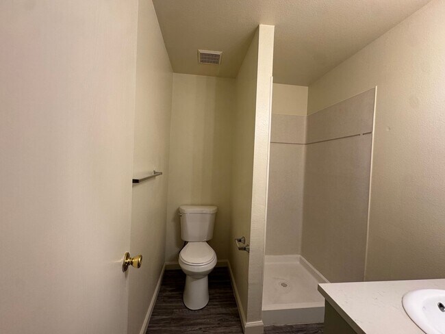 Building Photo - 3366 - Atreya