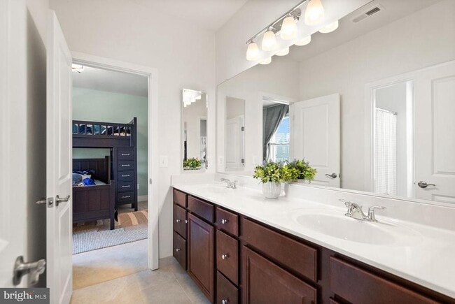 Building Photo - 1108 Coubertin Dr SE