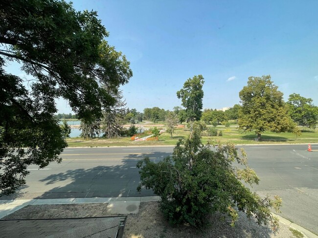 Building Photo - Killer Location w/ Utilities Included!