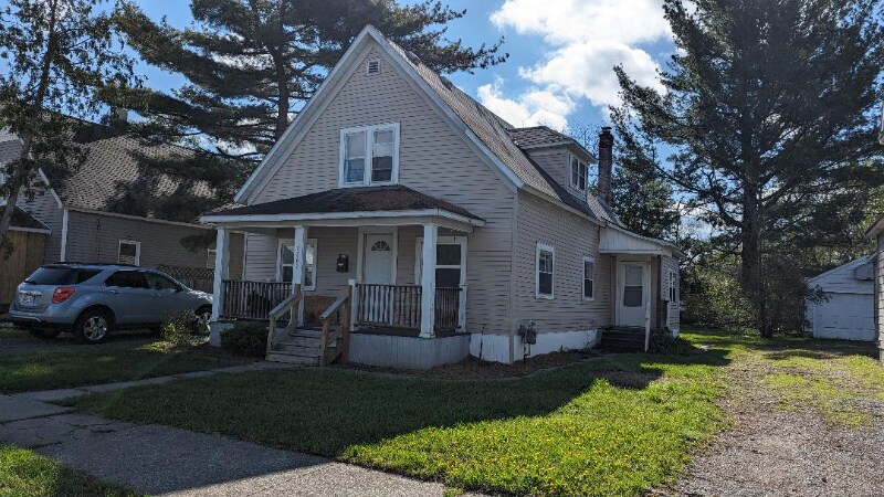 Primary Photo - 2262 S Hamilton St