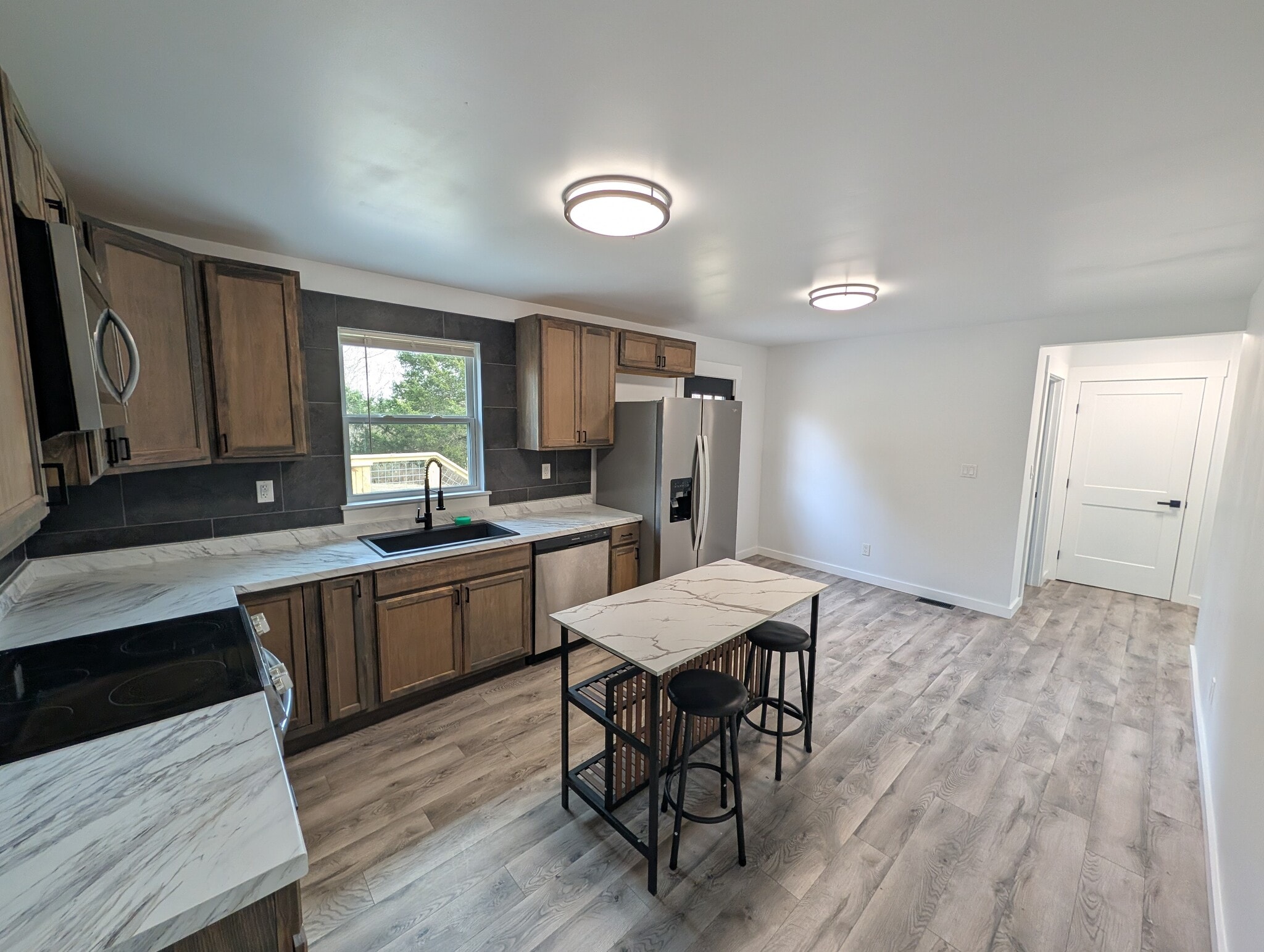 Building Photo - 333 Corinth Rd