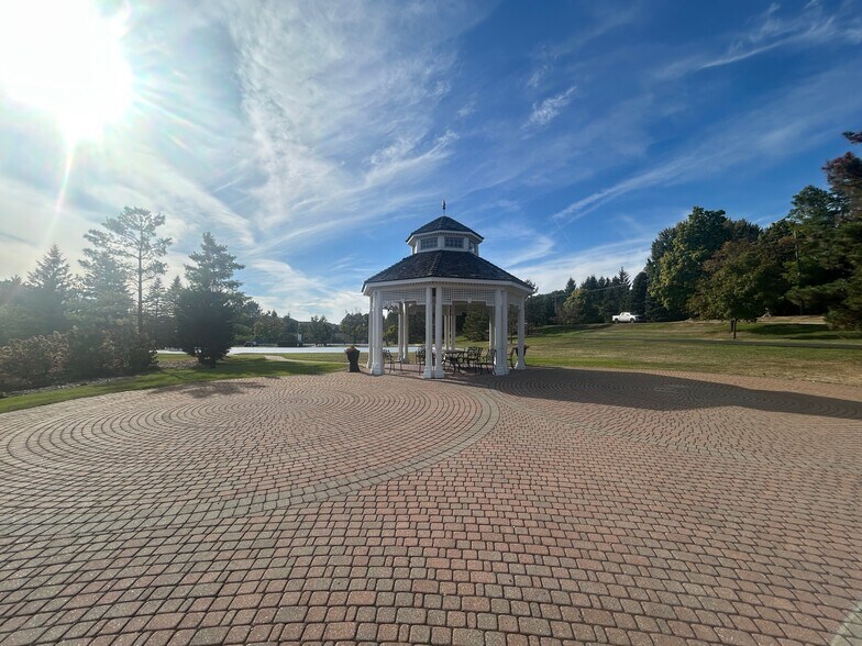 Building Photo - 3608 Oakmonte Blvd