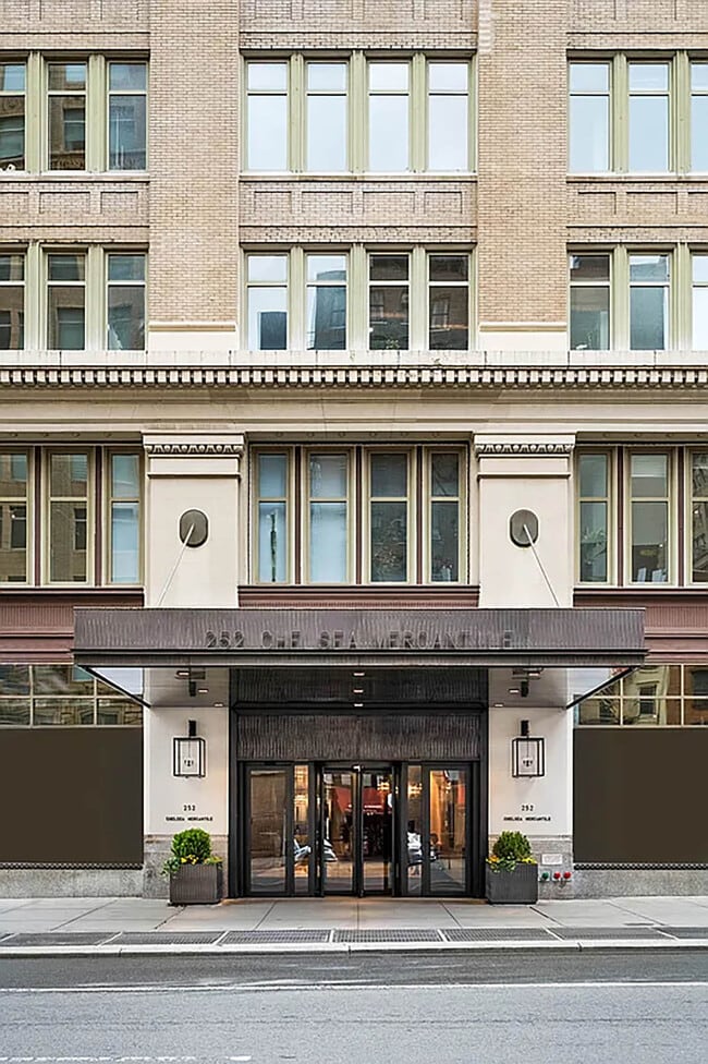 Building Photo - 252 7th Ave