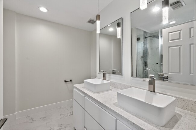 Building Photo - 918 Ivycroft Ln