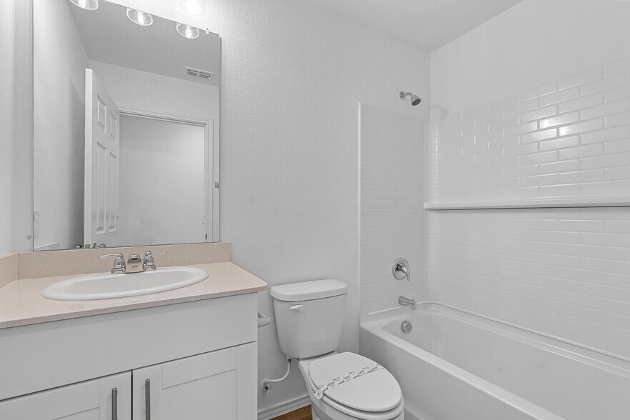 Building Photo - 4433 Benham Dr