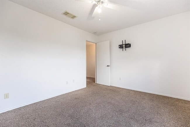 Building Photo - 491 Emerald Fields Ln