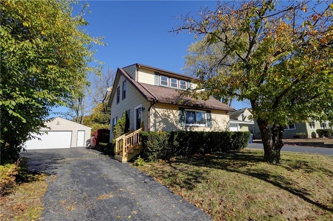 Building Photo - 304 Zuber Rd