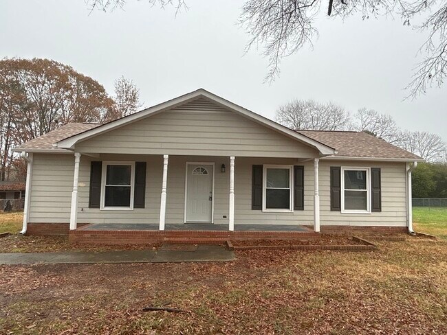 Primary Photo - 605 Gladedale Ln