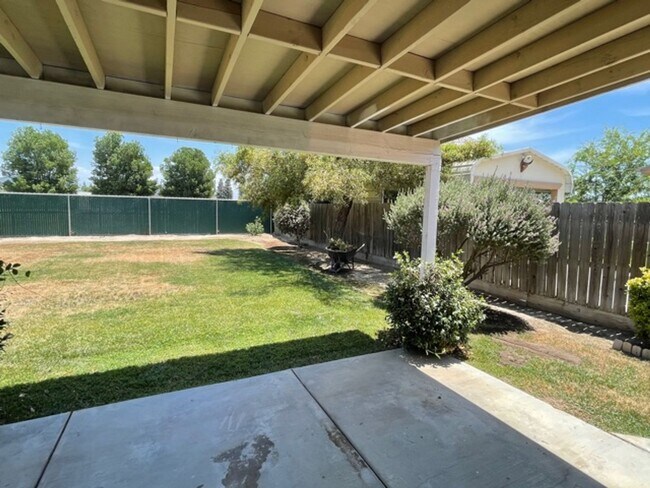 Building Photo - 236 S Argyle Pl