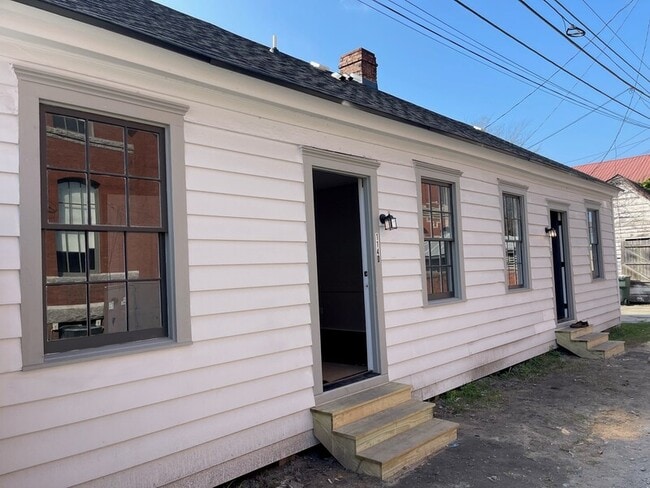 Building Photo - 114 W Anderson St