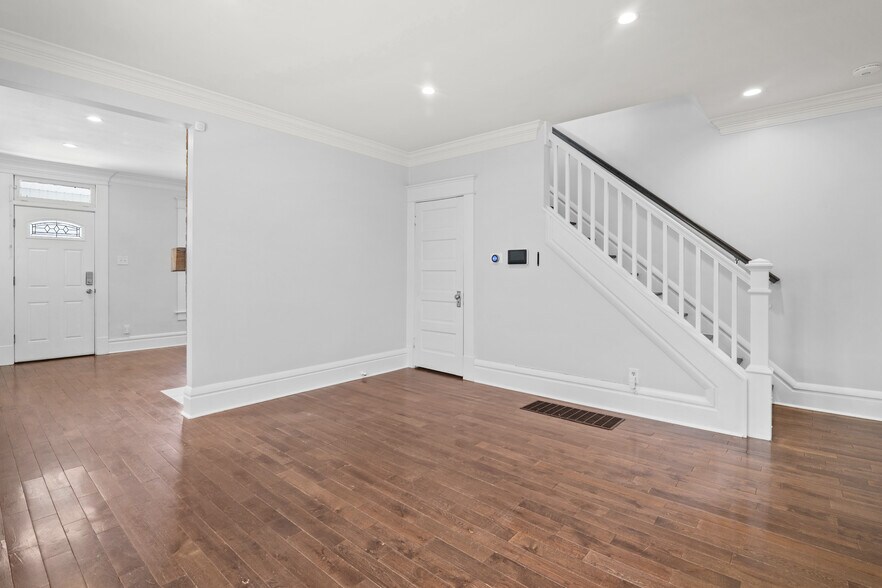 Dinning Room - 1382 S 5th St