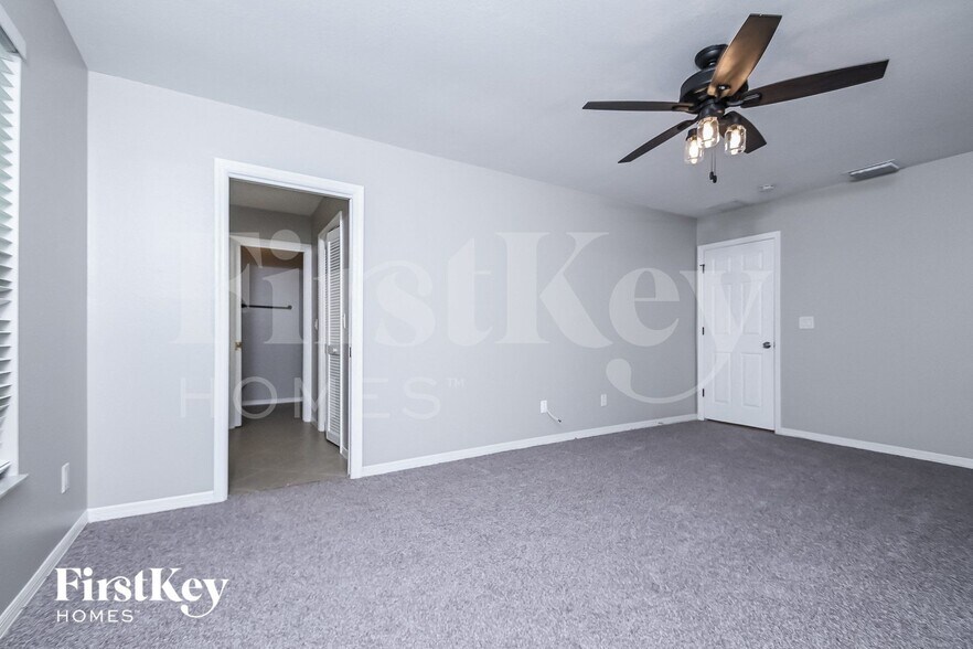 Building Photo - 15 SE 12th Ave