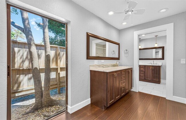 Building Photo - 2111 Paddock Cir