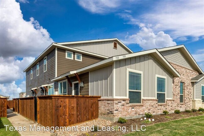 Building Photo - 735 Harvest Moon Dr