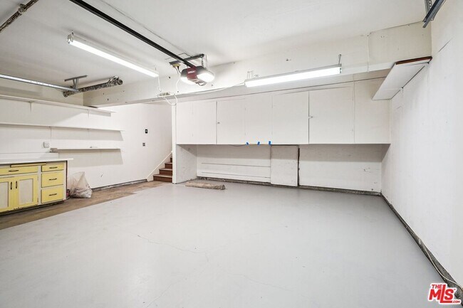 Building Photo - 13065 Mindanao Way