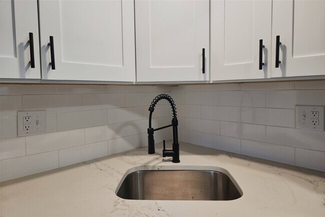 Building Photo - 4160 Folsom Ave