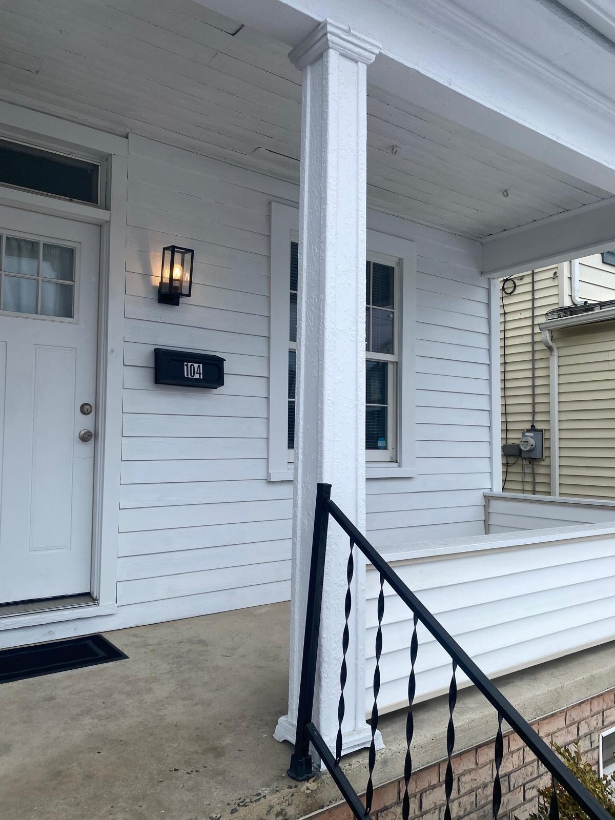 Building Photo - 104 S 4th St