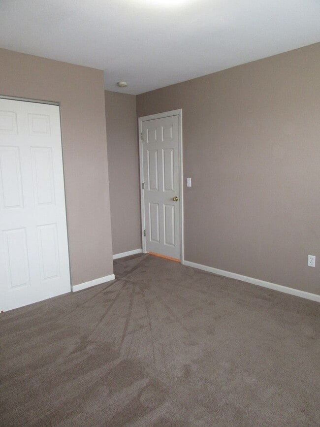 Building Photo - Available July 1st