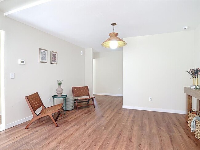 Building Photo - 289 Gull Dr S