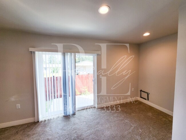 Building Photo - Modern, Spacious, & Conveniently Located H...