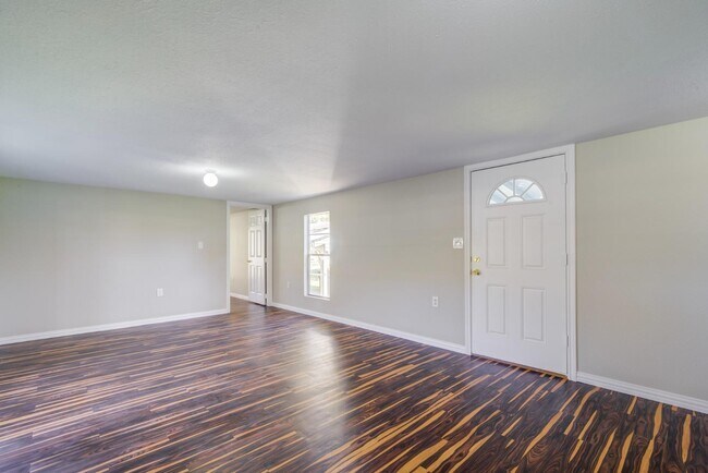 Building Photo - 1809 W Sidnor St