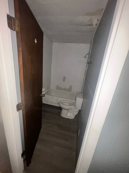 Building Photo - 12 Green Acres Dr