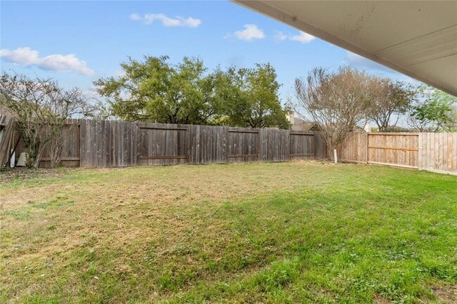 Building Photo - 15323 Redbud Berry Way