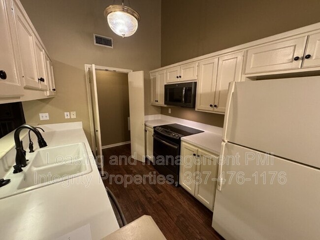 Building Photo - 109 Sugarcreek Dr
