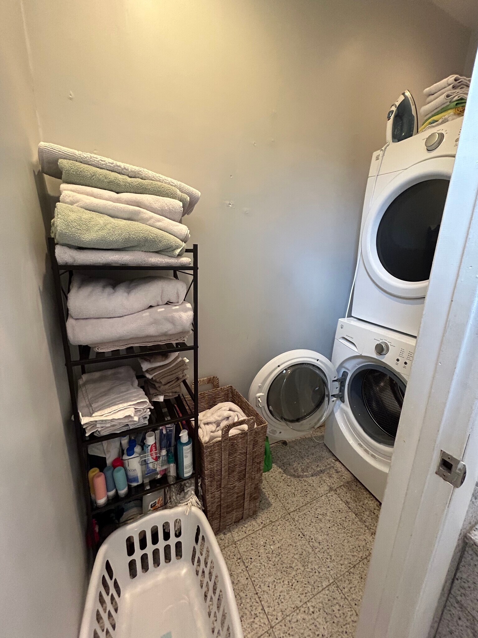 Washer & Dryer - Storage space - 5975 Alder St
