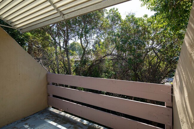 Building Photo - Charming Studio Coming Available in La Mes...