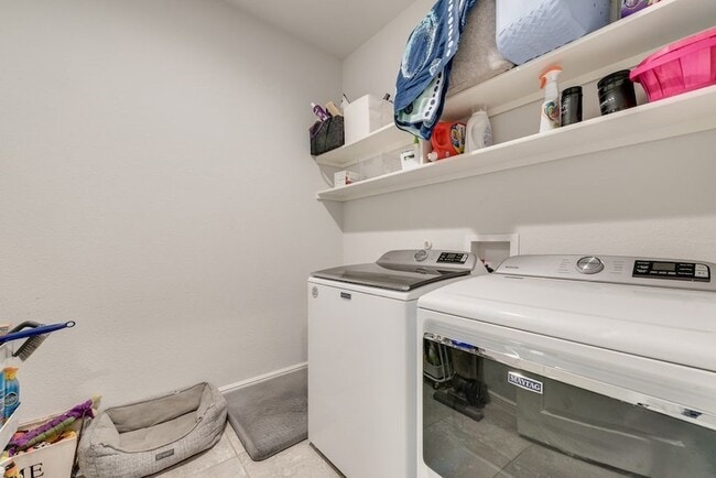 Building Photo - 444 Windsail Ln