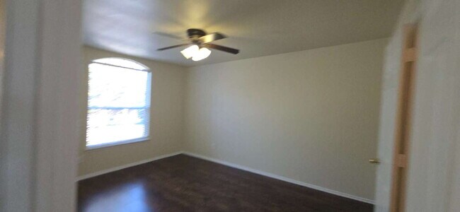Building Photo - Expansive Mansfield Home with 5 Bedrooms, ...