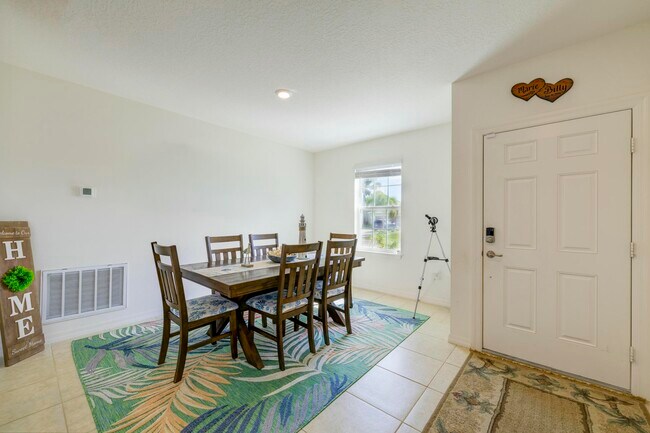 Building Photo - 4042 SW Jaqust St