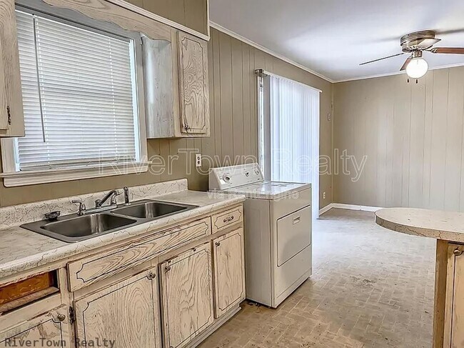 Building Photo - 2644 Courtney Dr