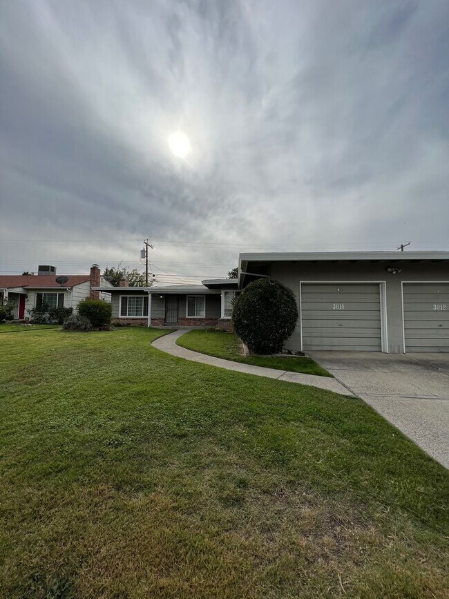 Building Photo - 3012-3014 MIRAMAR ROAD