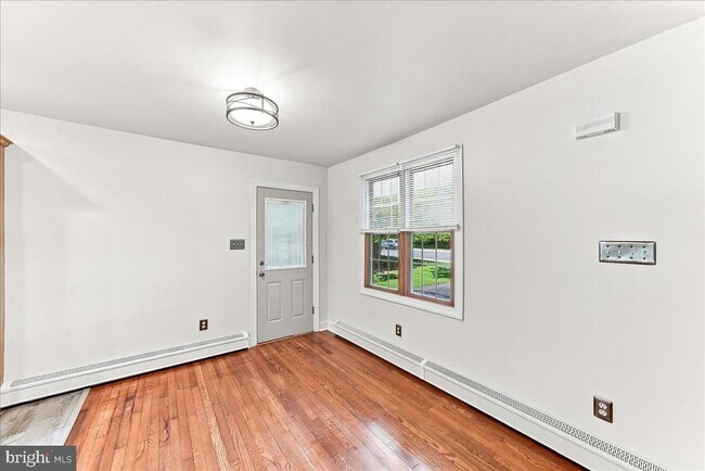 Building Photo - 110 E Hoffecker St