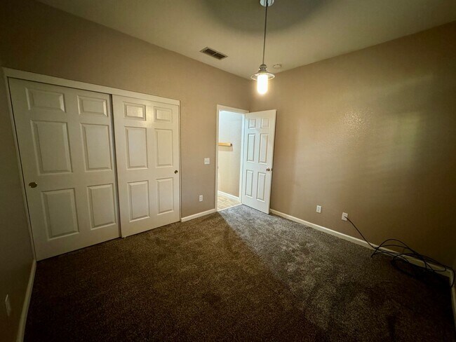 Building Photo - 9577 Fetlock Way