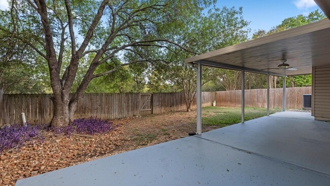 Building Photo - Parkwood