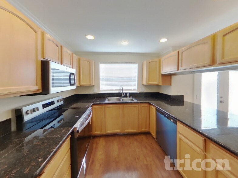 Building Photo - 14628 81st Ave E