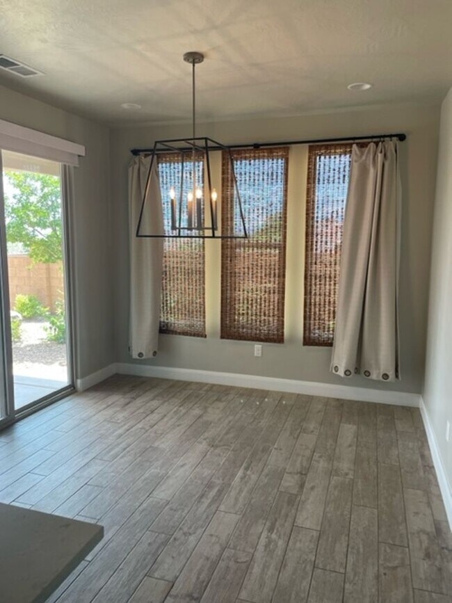 Building Photo - 4 Bedroom Condo With a Community Pool and ...