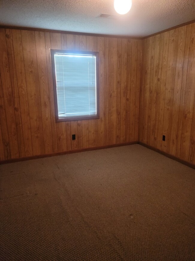 Building Photo - Charming 2 Bedroom Duplex in Jonesboro - Perfect for Comfortable Living