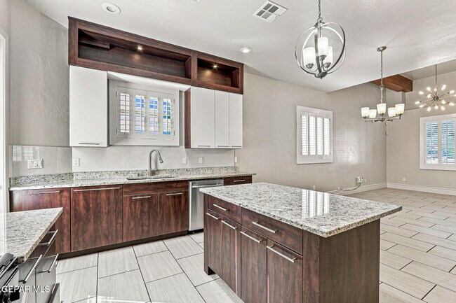 Building Photo - 3203 Red Orchard Dr