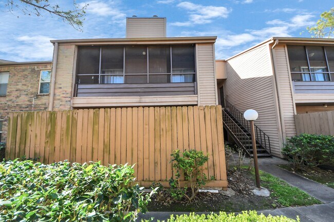 Building Photo - 10555 Turtlewood Ct