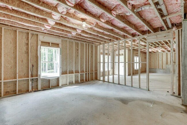Building Photo - 5580 Suwanee Dam Rd