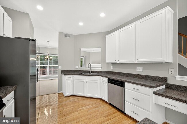 Building Photo - 8381 Millwood Dr