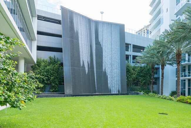 Building Photo - Luxury 2BR Signature Place Condo in Downto...