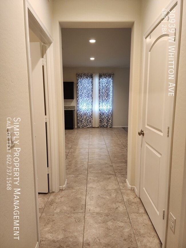 Building Photo - 30939 W Whitton Ave
