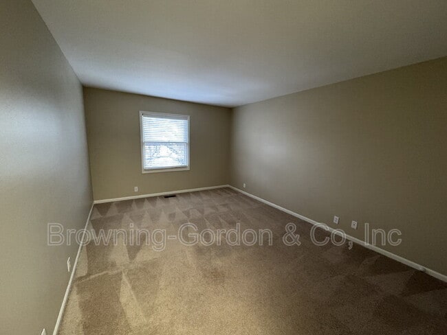 Building Photo - 5025 Hillsboro Pike