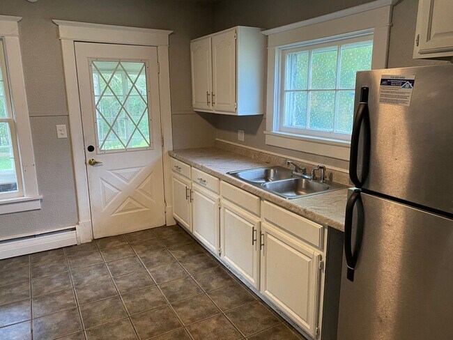 Building Photo - 3 Bed 1 Bath Single Family Home in Rhinelander