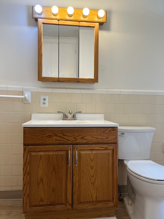 Building Photo - 2320 Tinnell Ct